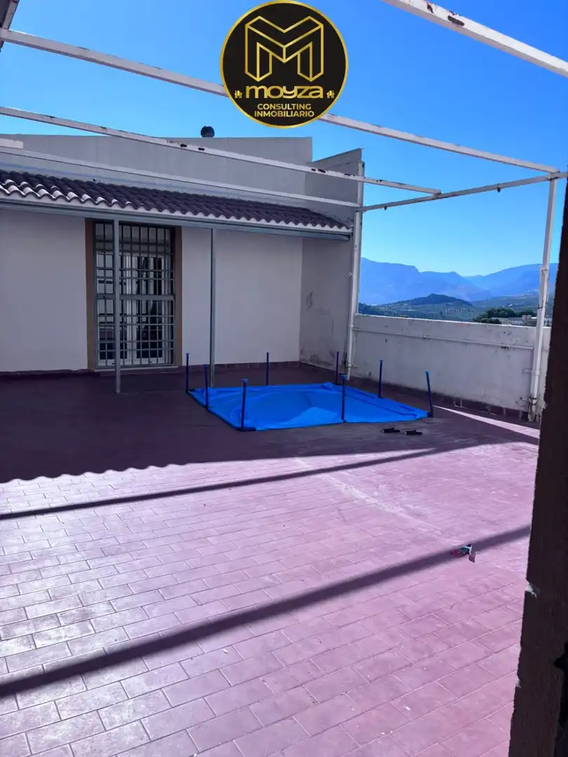 Piscina de Edifici en venda en Jaén