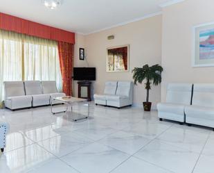 Sala d'estar de Oficina en venda en  Jaén Capital amb Aire condicionat