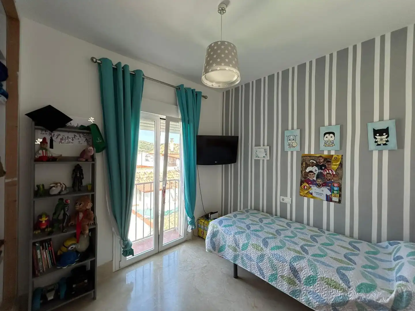 Schlafzimmer von Einfamilien-Reihenhaus zum Verkauf in Casares mit Schwimmbad