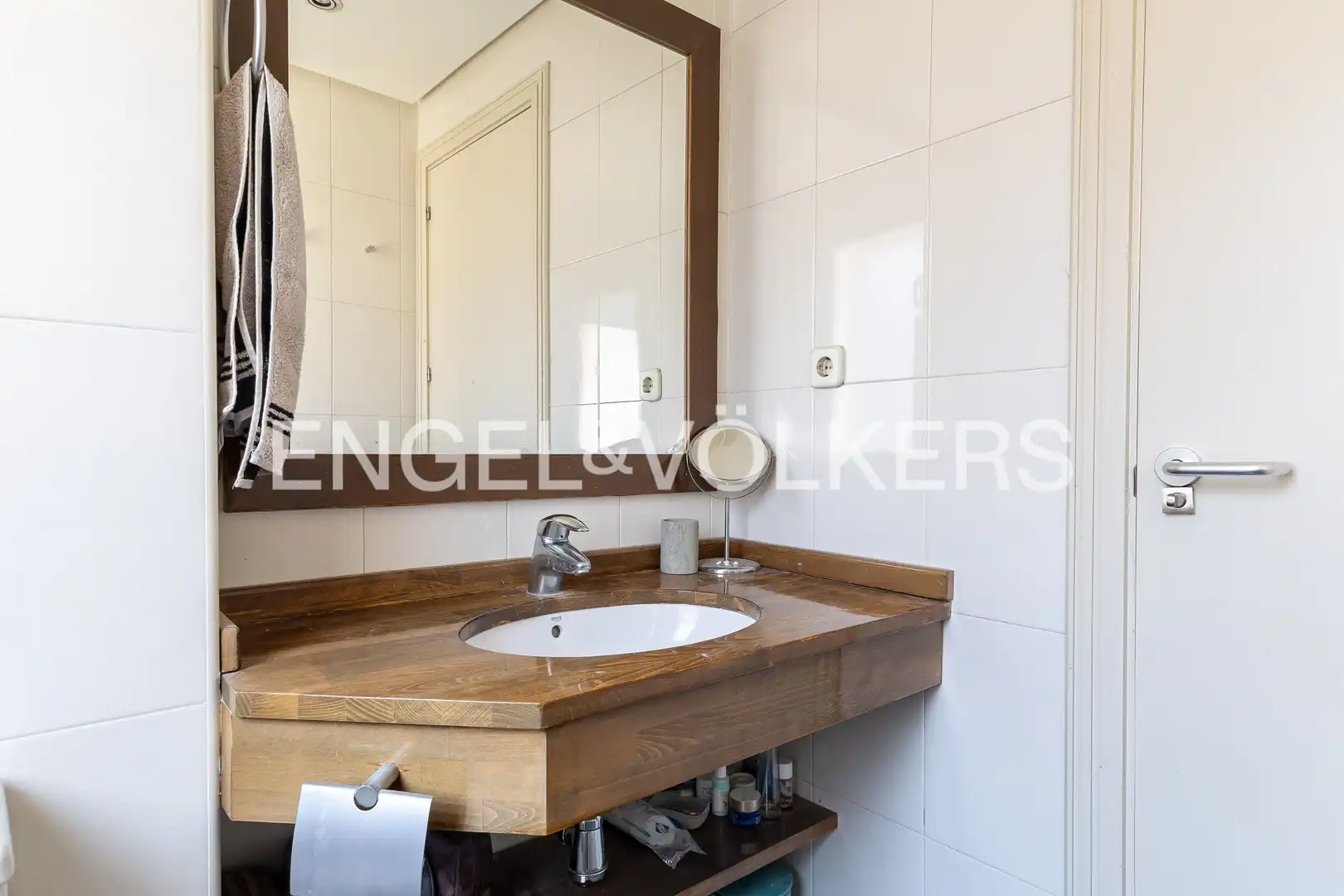 Badezimmer von Wohnung zum Verkauf in Madrid mit Klimaanlage, Heizung und Privatgarten