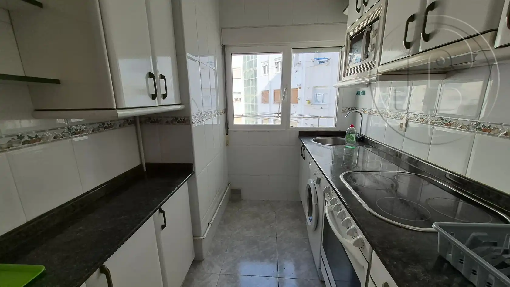 Cuina de Pis de lloguer en Santander amb Calefacció, Parquet i Moblat