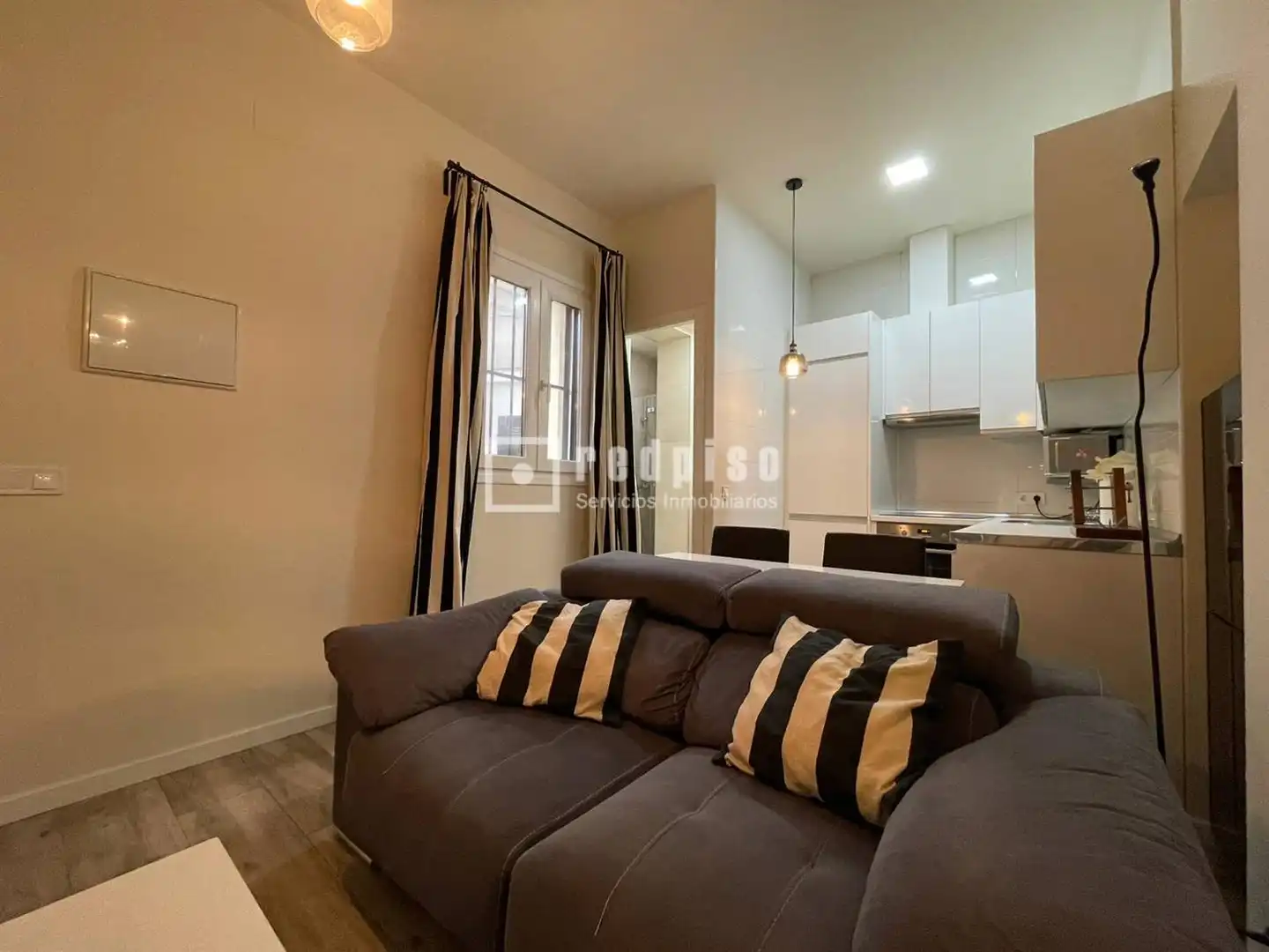 Living room of Flat for rent in Madrid  with Heating, Terrace and Furnished