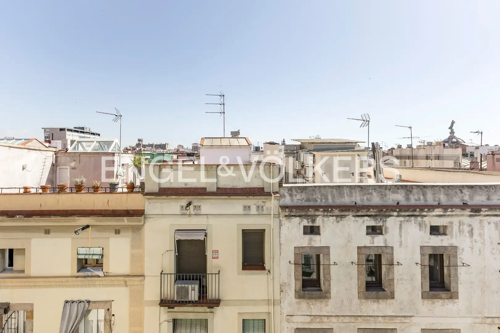 Außenansicht von Dachboden zum Verkauf in Barcelona mit Klimaanlage, Heizung und Balkon