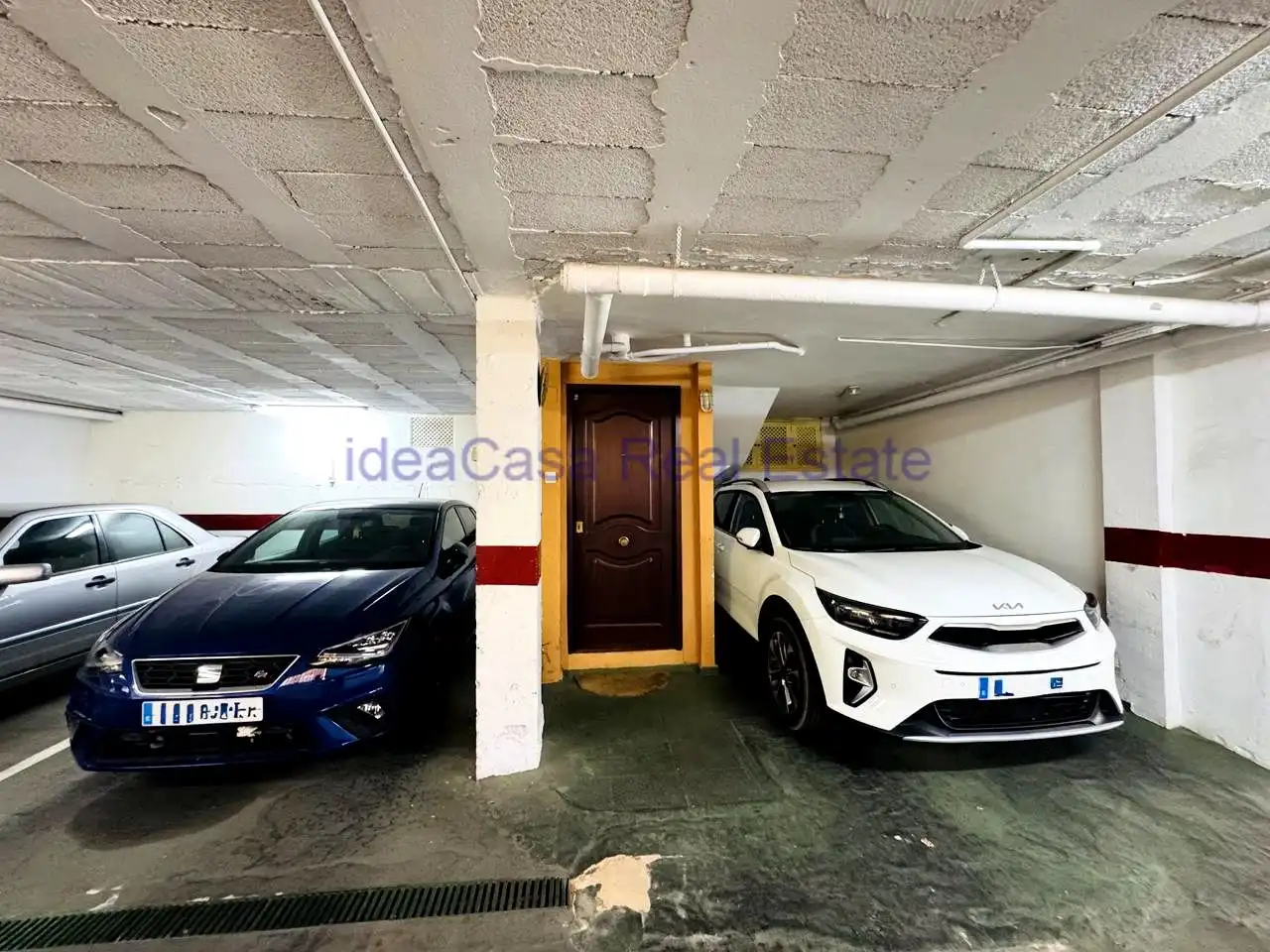 Aparcament de Casa o xalet en venda en Málaga amb Aire condicionat, Jardí privat i Terrassa