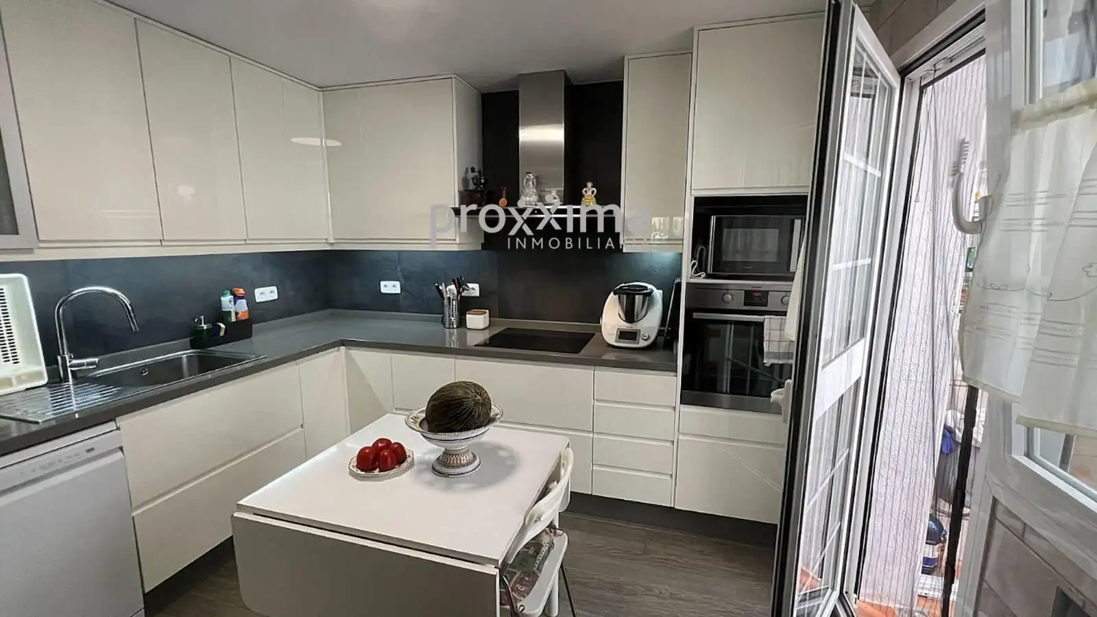 Casa con piscina en venta en Calle CASCAIS