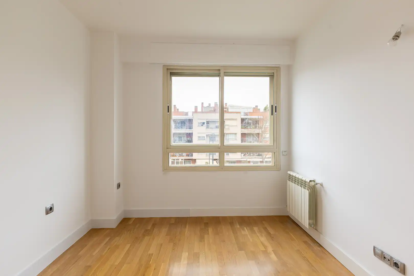 Habitación de Piso de alquiler en Pozuelo de Alarcón con Aire acondicionado, Calefacción y Jardín privado