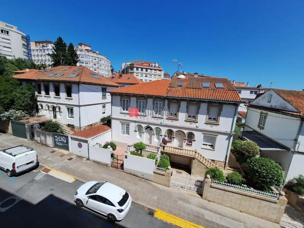 Vista exterior de Piso de alquiler en Santiago de Compostela  con Calefacción