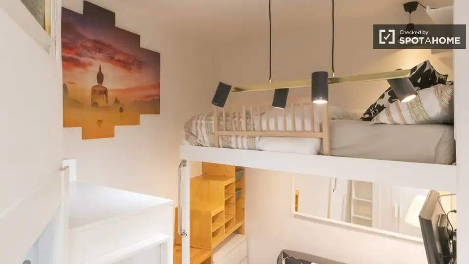 Room in Embajadores - Lavapiés