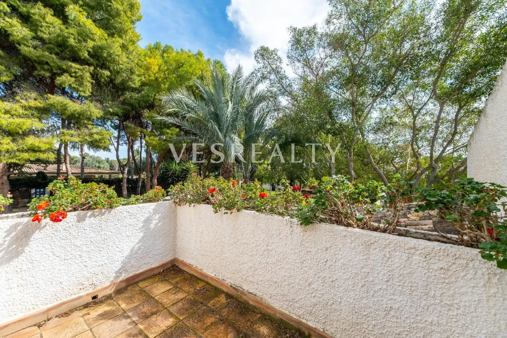 Vista exterior de Casa o xalet en venda en Alicante / Alacant amb Calefacció, Jardí privat i Terrassa
