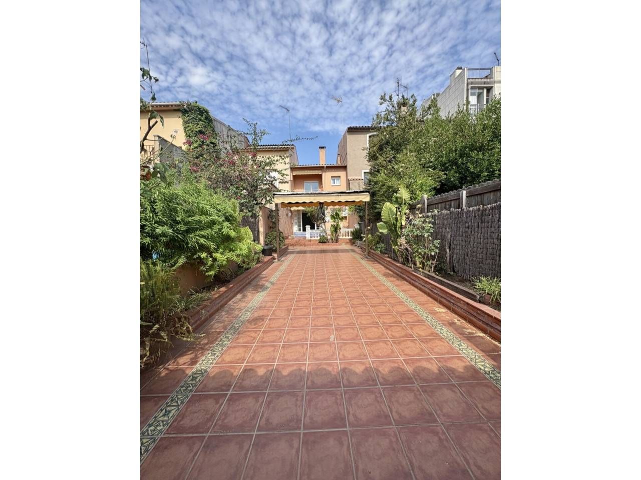Vista exterior de Casa o xalet en venda en Sant Cugat del Vallès amb Calefacció, Jardí privat i Terrassa