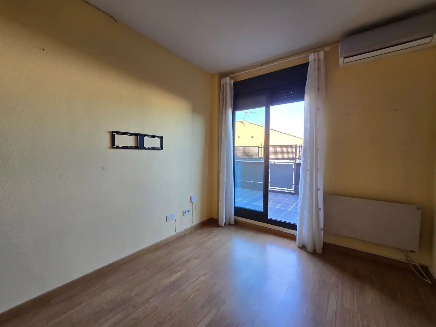 Habitación de Piso en venta en Mondéjar con Calefacción