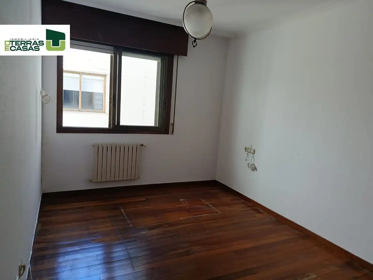 Habitación de Piso en venta en Pontevedra Capital  con Calefacción, Terraza y Trastero