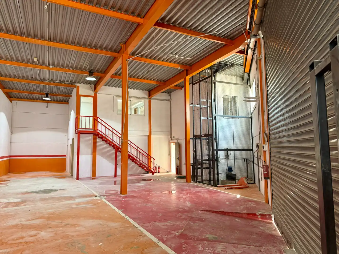 Industrial building to rent in Carrer Coeters