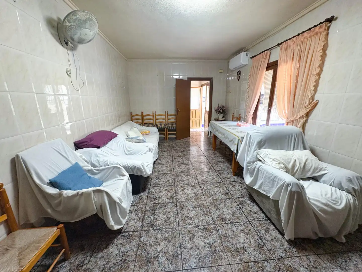 Sala d'estar de Casa adosada en venda en Los Montesinos amb Aire condicionat, Calefacció i Traster
