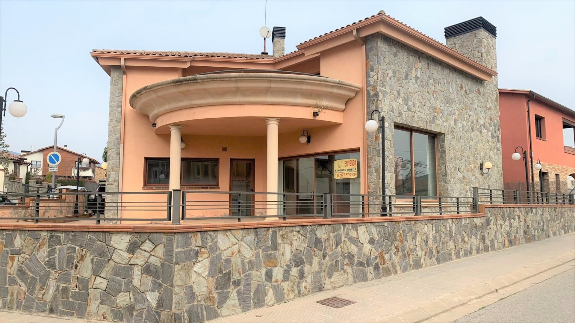 Vista exterior de Casa o xalet en venda en Breda amb Calefacció, Jardí privat i Forn