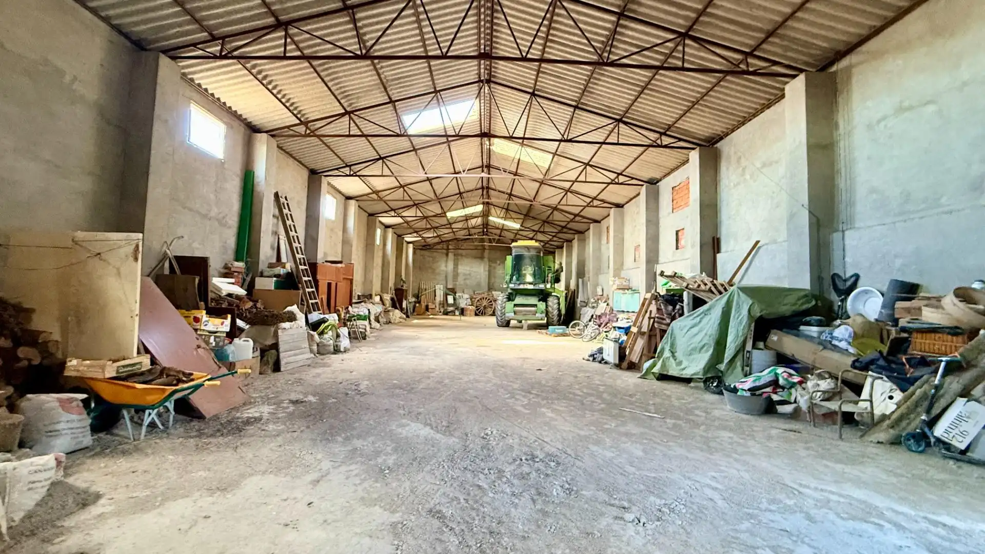 Nau industrial en venda en Olombrada