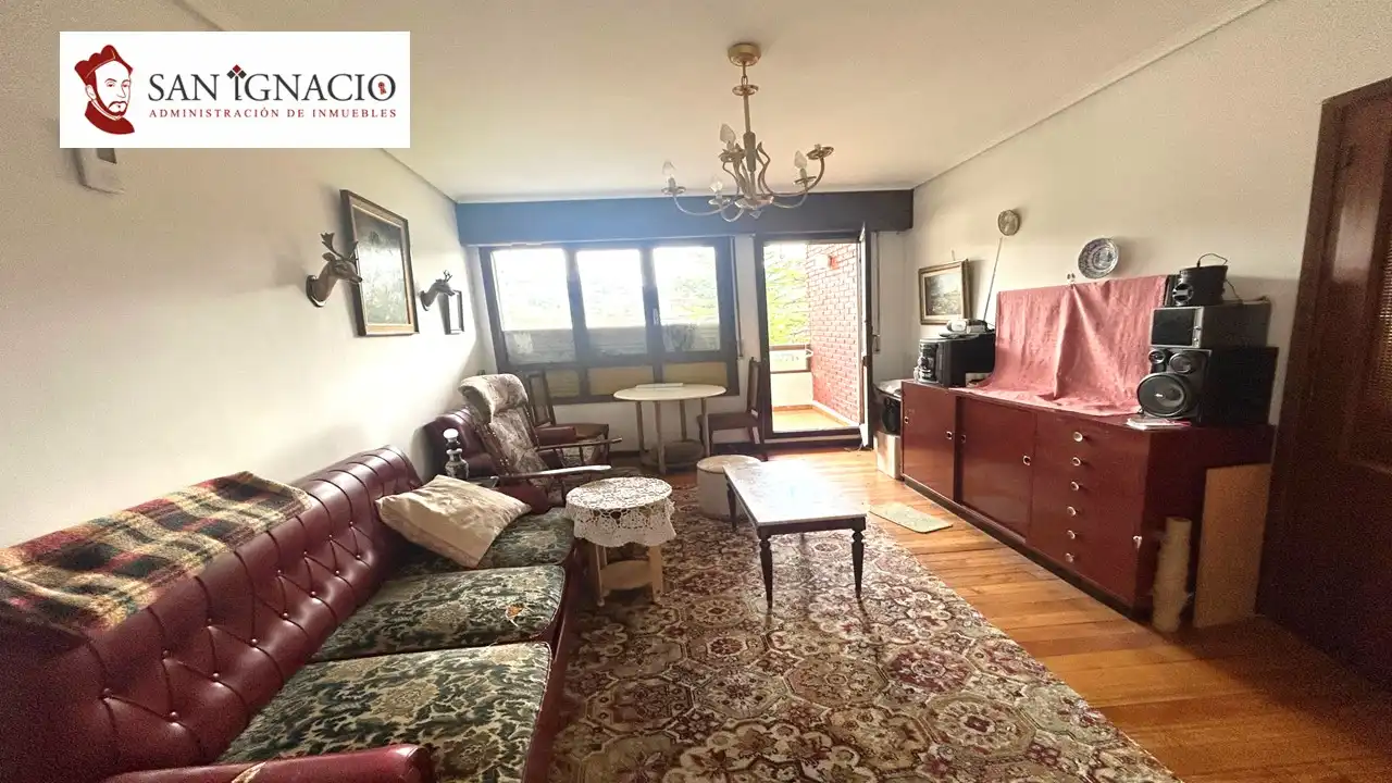 Sala de estar de Piso en venta en Villarcayo de Merindad de Castilla la Vieja con Terraza y Amueblado