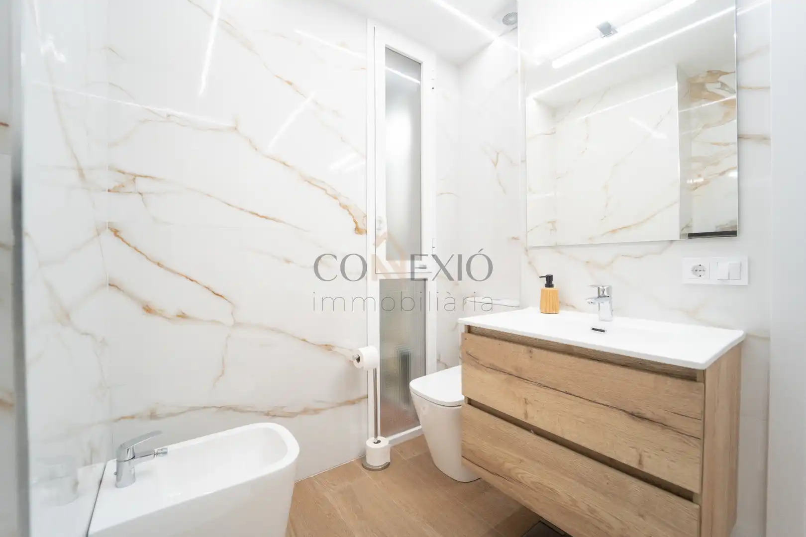 Bathroom of Ground floor for sale in Girona  with Air Conditioner, Heating and Private garden