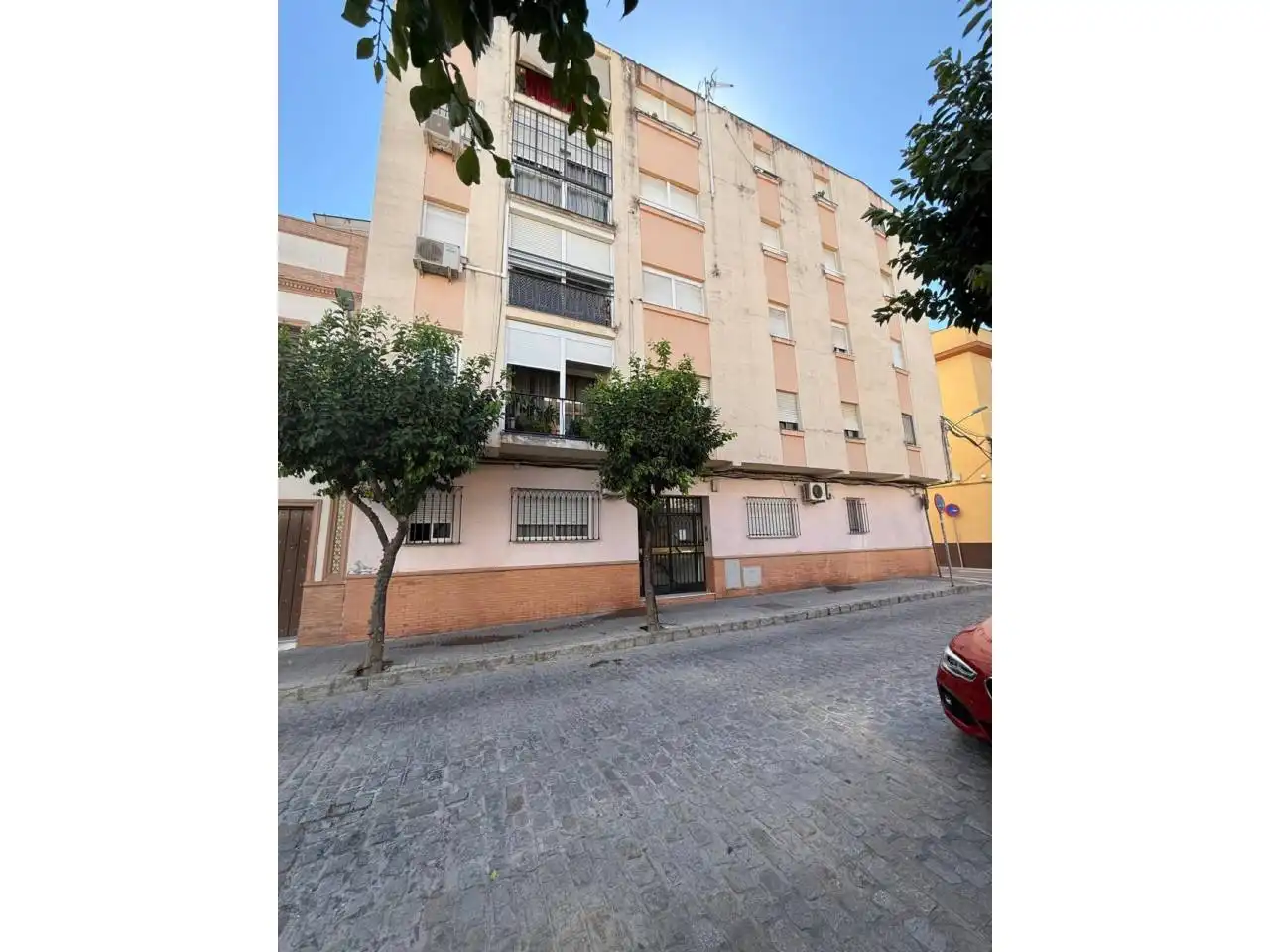 Exterior view of Flat for sale in Camas  with Air Conditioner, Heating and Parquet flooring