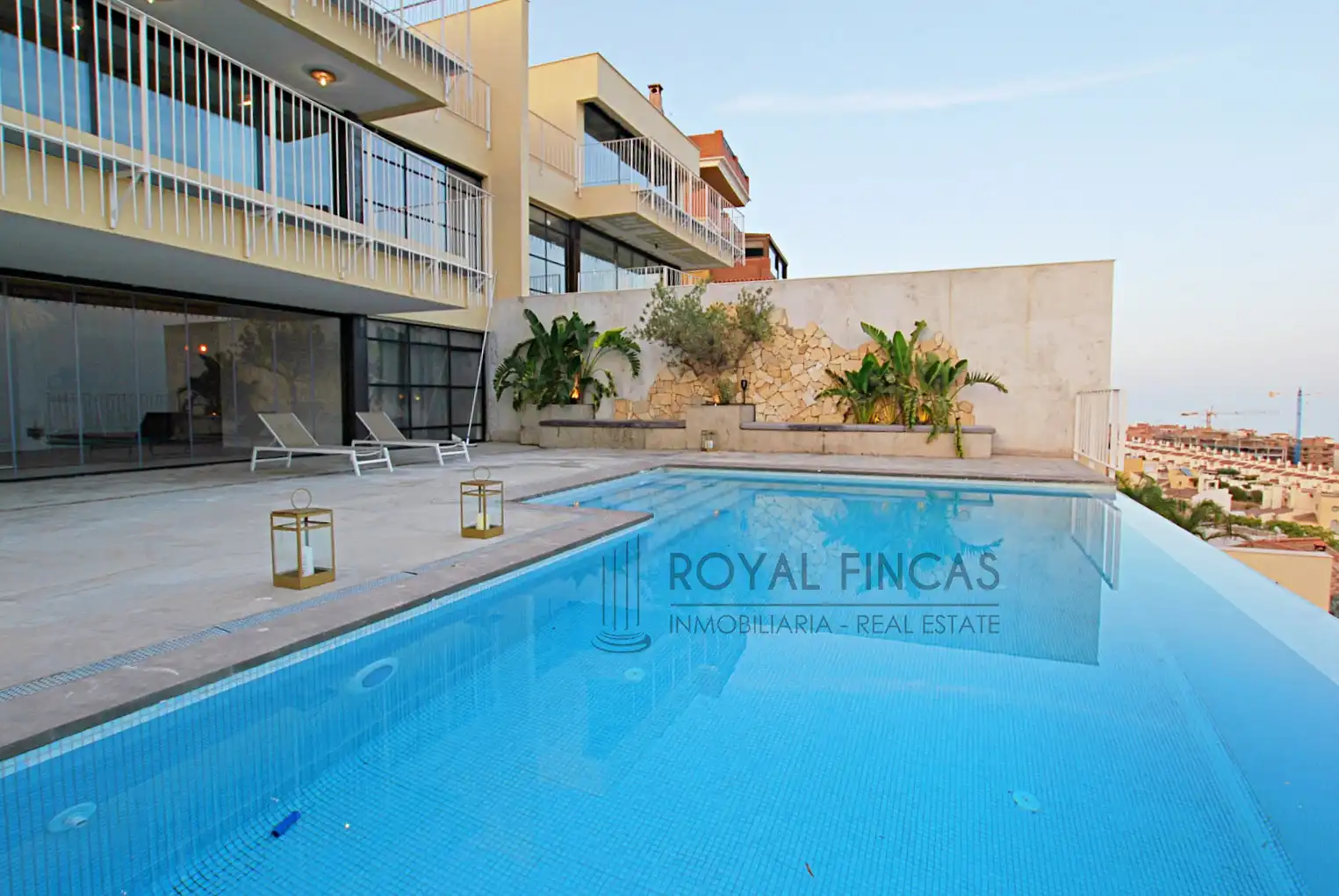Swimming pool of Detached homes for sale in Benalmádena  with Air Conditioner, Terrace and Swimming Pool