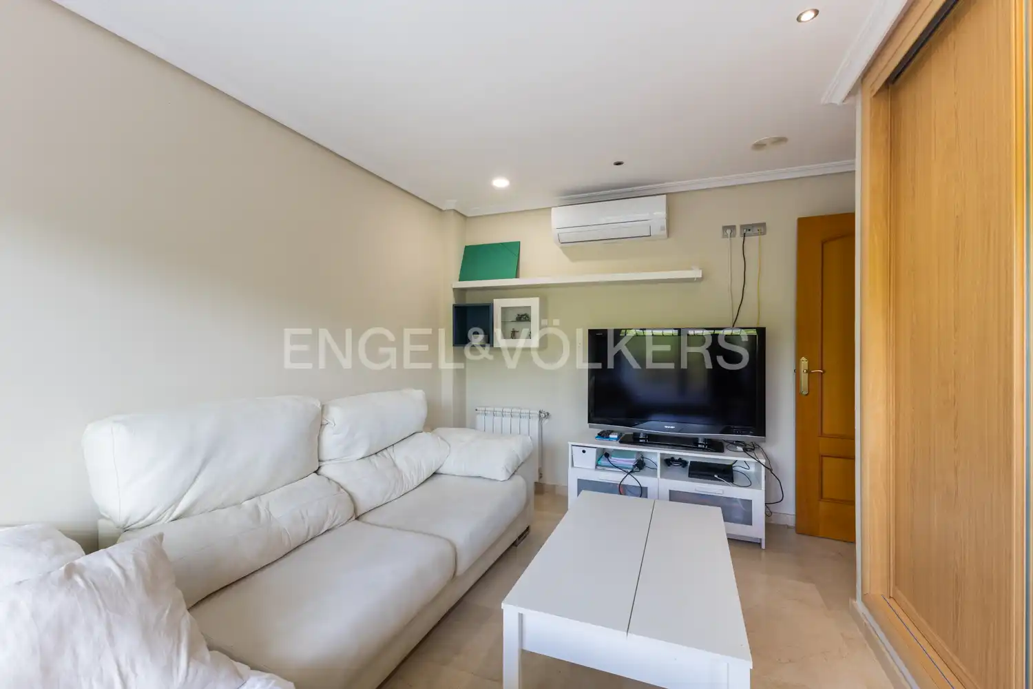 Sala d'estar de Casa o xalet en venda en Oropesa del Mar / Orpesa amb Aire condicionat, Calefacció i Jardí privat