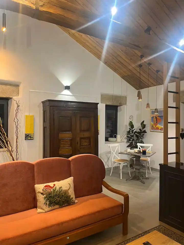 Detached house with pool to rent in Calle Veiguicela, imagen 3