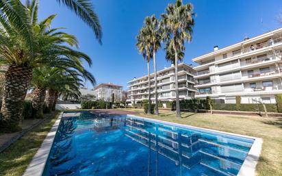 Piscina de Apartament en venda en Castell-Platja d'Aro amb Aire condicionat, Terrassa i Traster