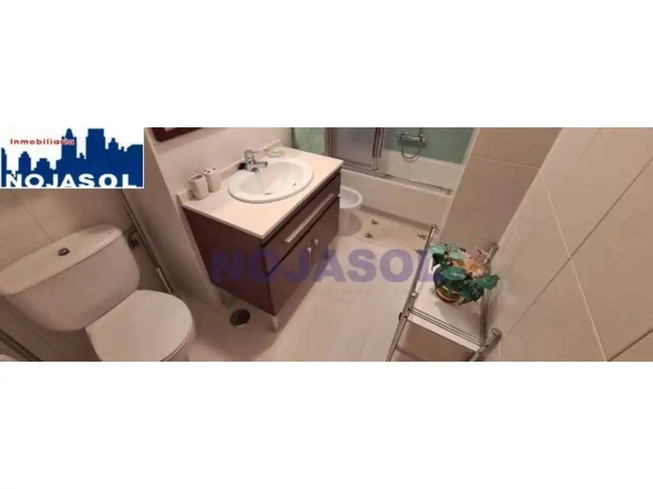 Badezimmer von Dachboden zur Miete in Noja mit Heizung, Terrasse und Möbliert