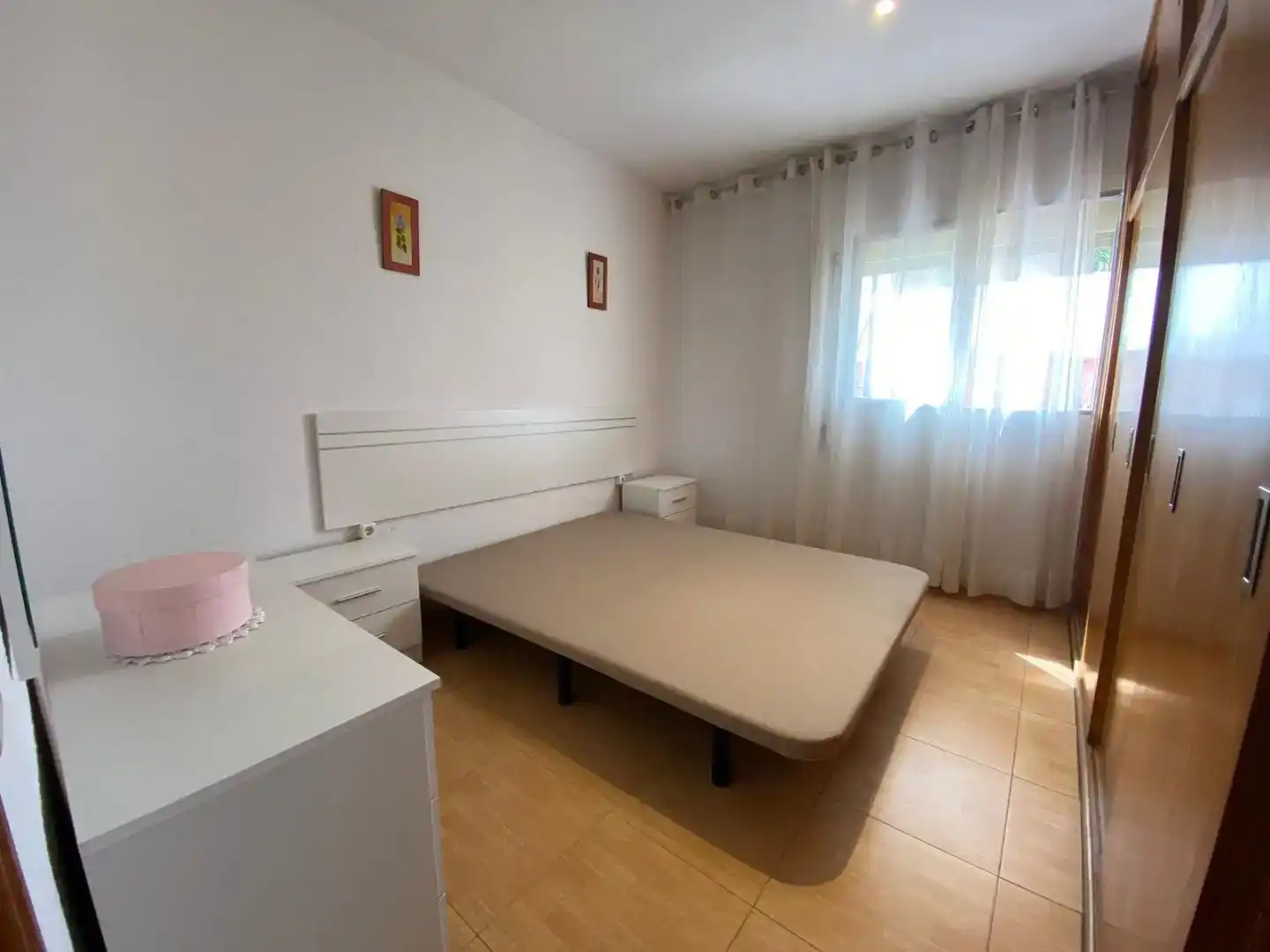 Habitación de Piso en venta en Velilla de San Antonio, Madrid