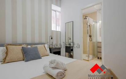 Bedroom of Flat for sale in  Madrid Capital  with Air Conditioner and Balcony