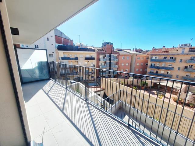 Piso en Venta en Carrer de Josep Ricart en Roses - Castellbell