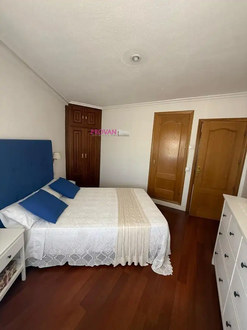 Schlafzimmer von Wohnung zum Verkauf in Madrid mit Klimaanlage, Terrasse und Möbliert