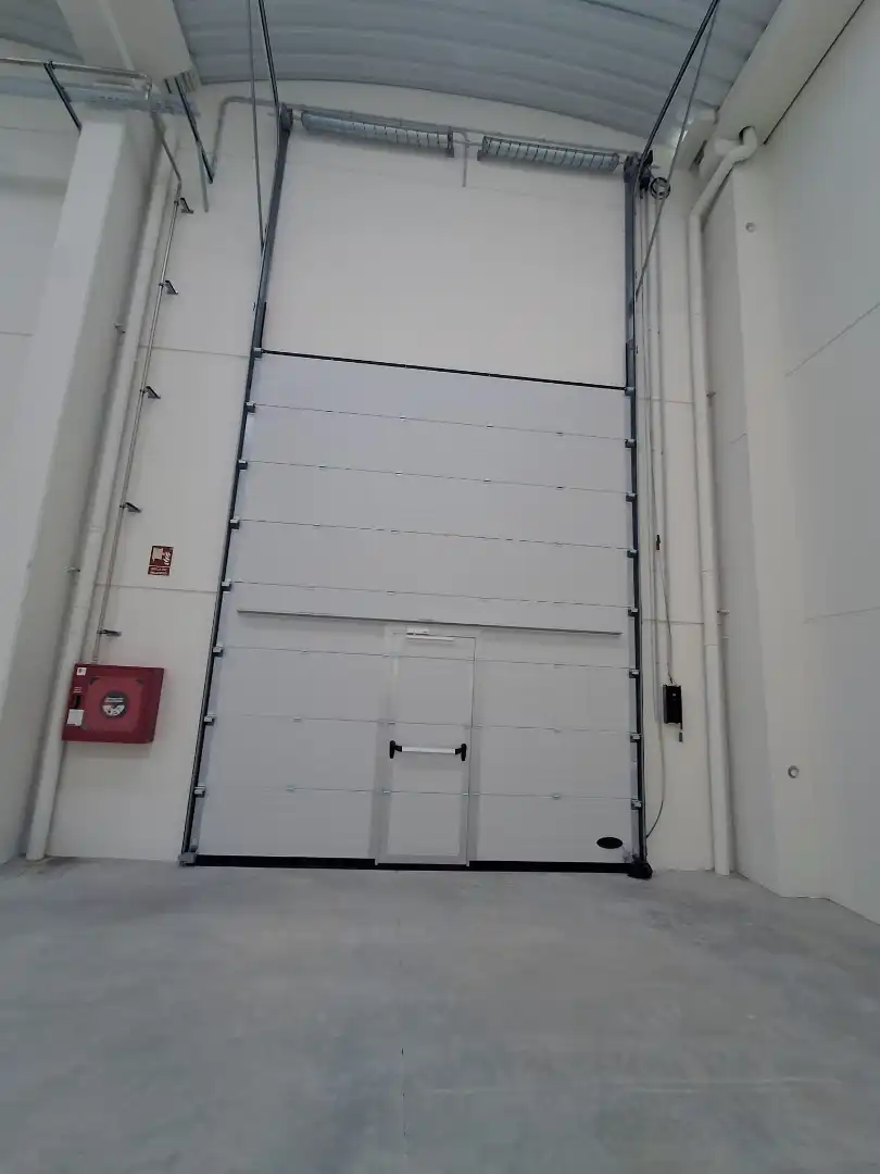 Vista exterior de Nave industrial de alquiler en Sitges con Alarma
