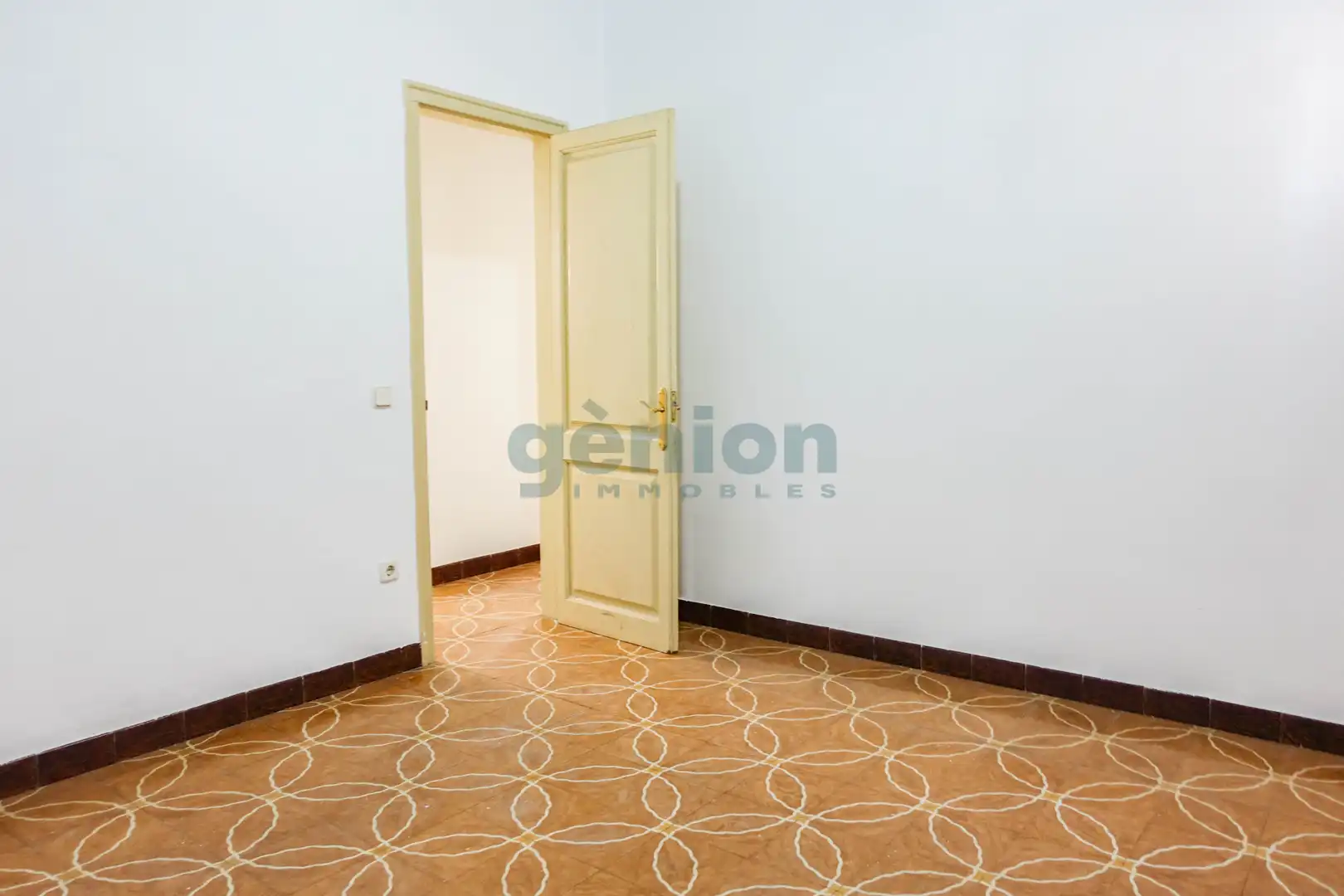 Schlafzimmer von Residential zum Verkauf in Salt