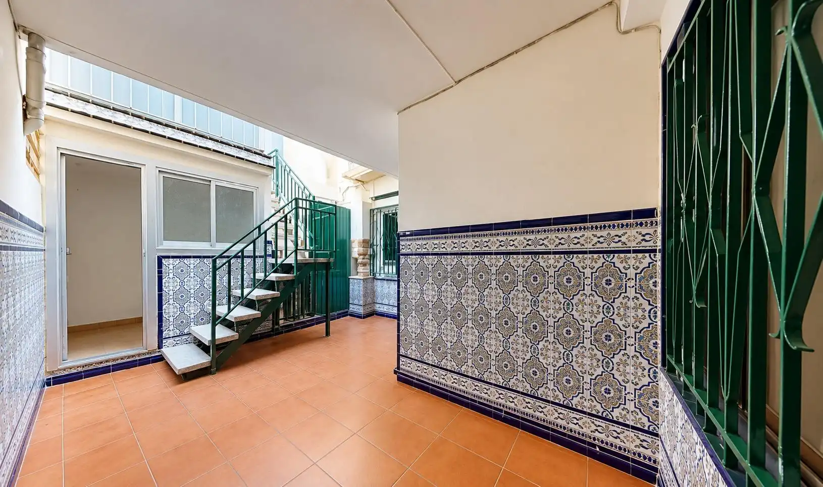 Appartamento con terrazza in vendita a Cerdanyola, imagen 2