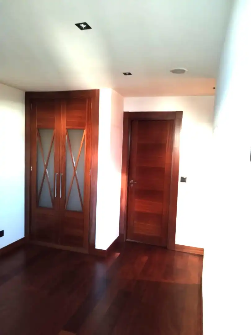 Flat for rent in Vigo   with Parquet flooring