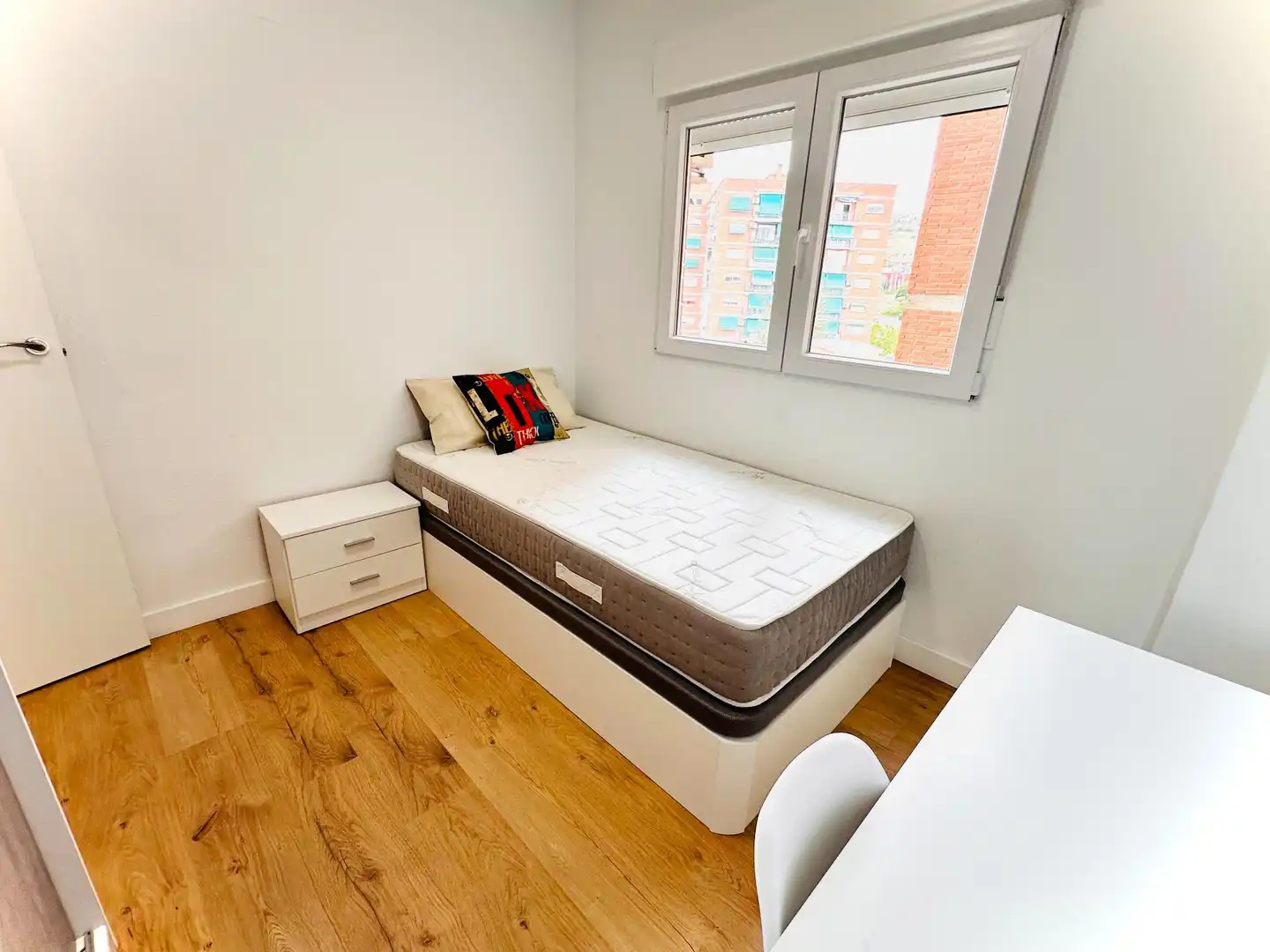 Room in Calle FRAY JUAN SANCHEZ COTAN, Cartuja
