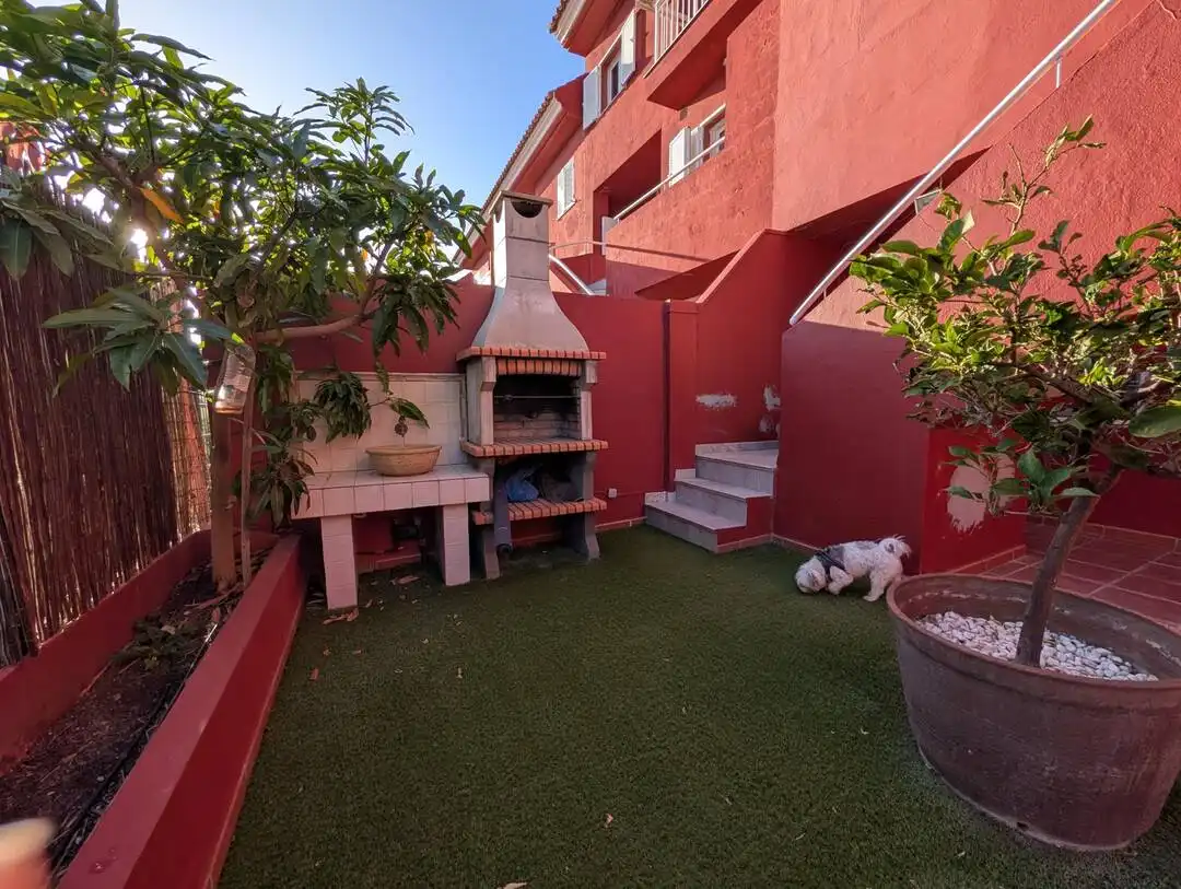 Terraza de Casa adosada de alquiler en La Línea de la Concepción con Aire acondicionado, Calefacción y Jardín privado