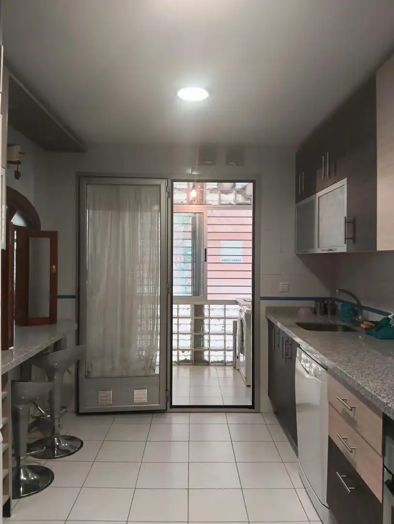 Kitchen of Flat for rent in Granada  with Air Conditioner, Heating and Terrace