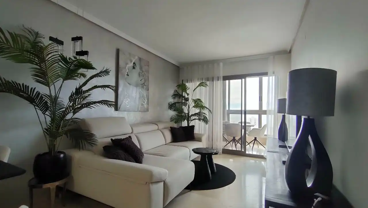 Sala de estar de Apartamento en venta en Benidorm con Aire acondicionado y Piscina comunitaria