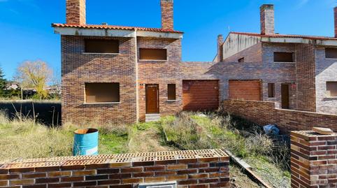 Foto 4 de Casa adosada en venta en Navalperal de Pinares, Ávila