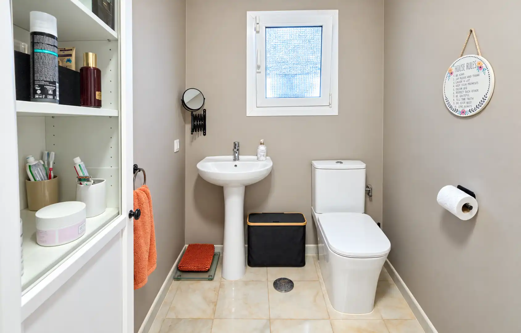 Bathroom of Houses for sale in La Duquesa