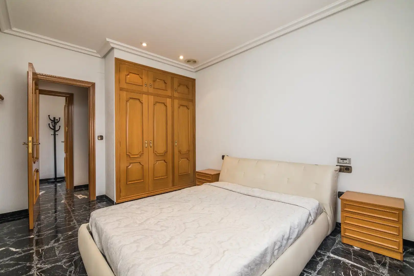 Dormitori de Casa o xalet en venda en Elche / Elx amb Jardí privat, Terrassa i Piscina
