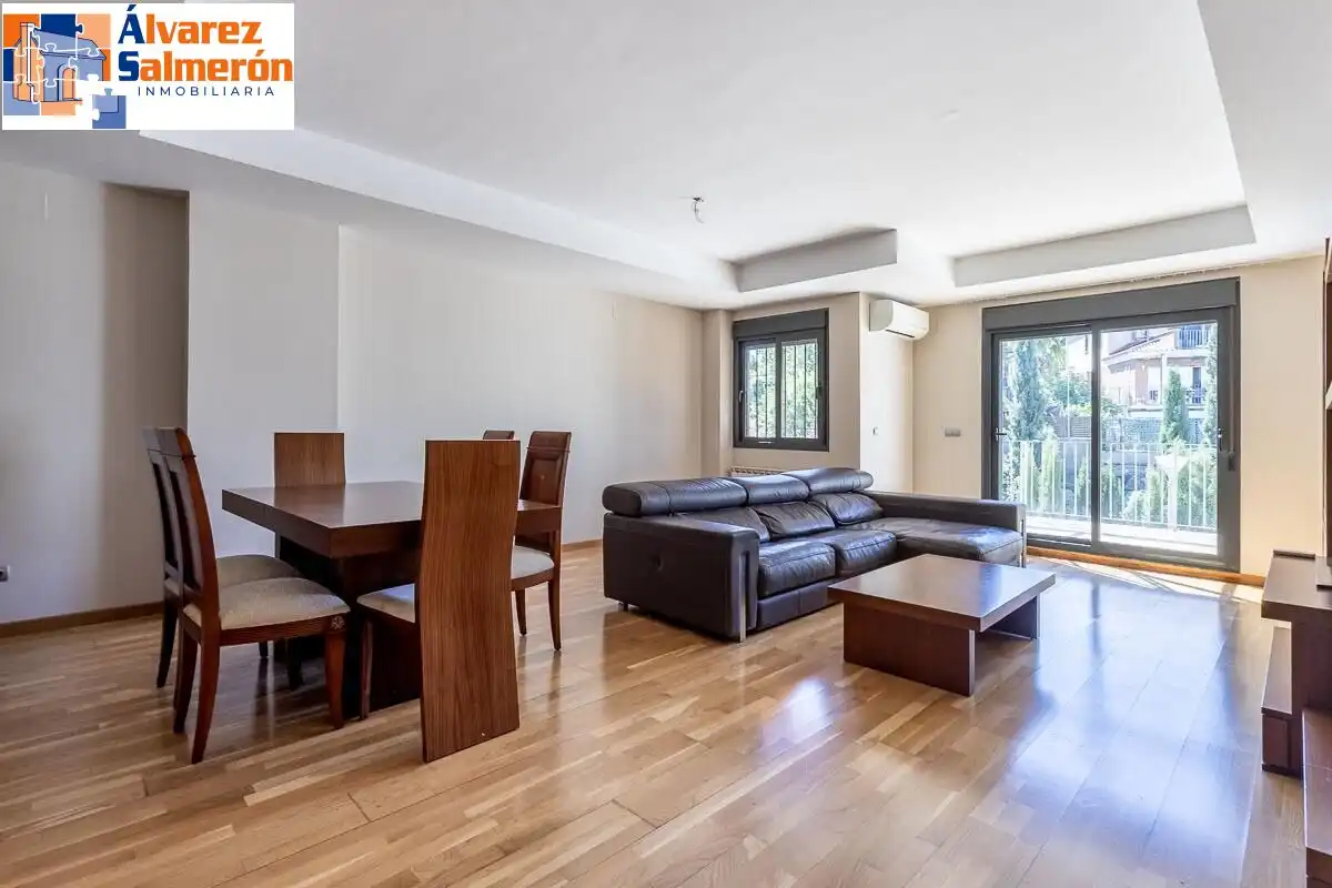 Sala de estar de Casa o chalet en venta en Albolote con Aire acondicionado, Calefacción y Jardín privado