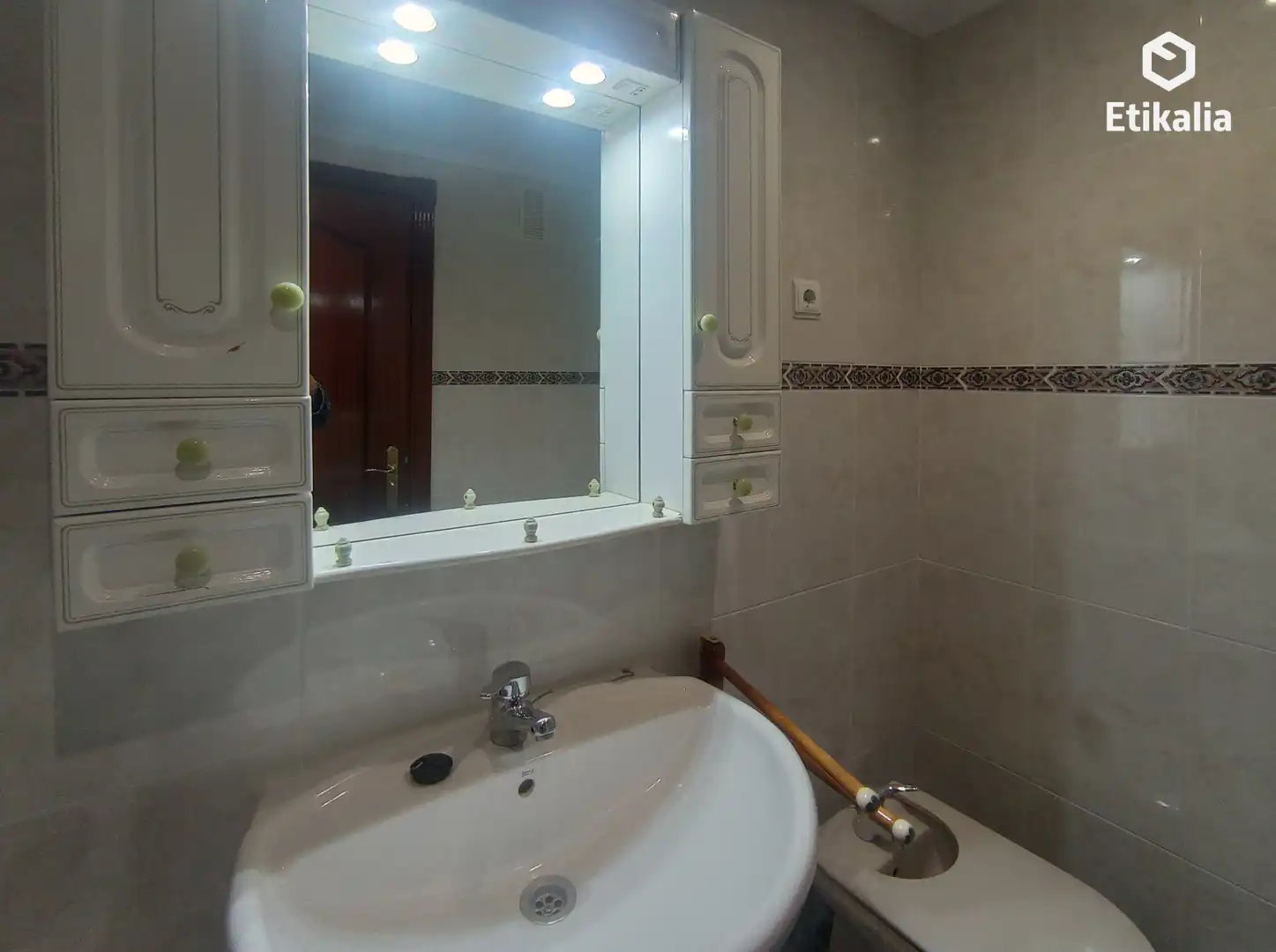 Badezimmer von Wohnung zur Miete in Portugalete mit Heizung
