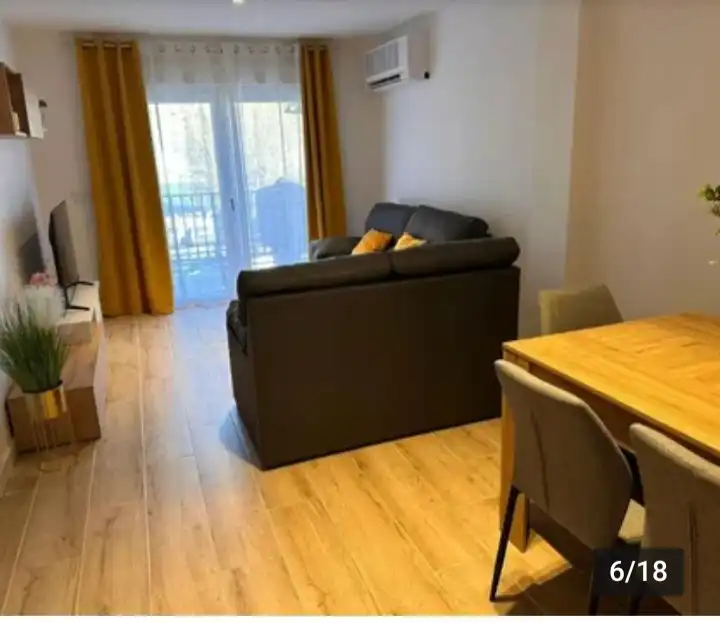 Living room of Flat for rent in Granada  with Air Conditioner, Heating and Private garden