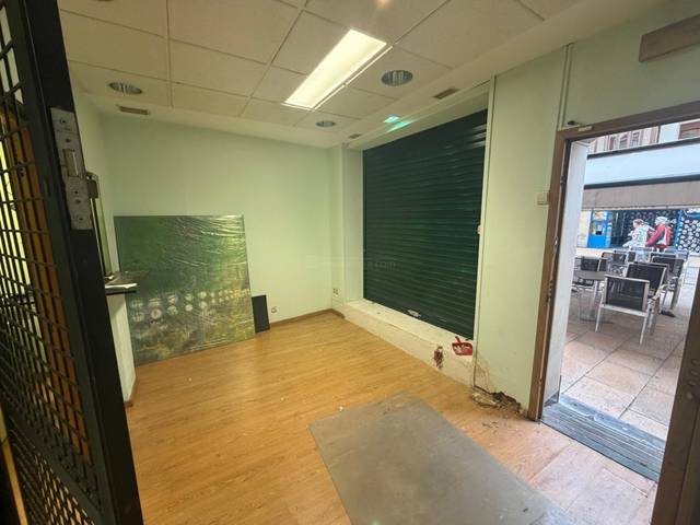 Local comercial en Alquiler en Logroño - CL CABALLERIA en Casco Antiguo