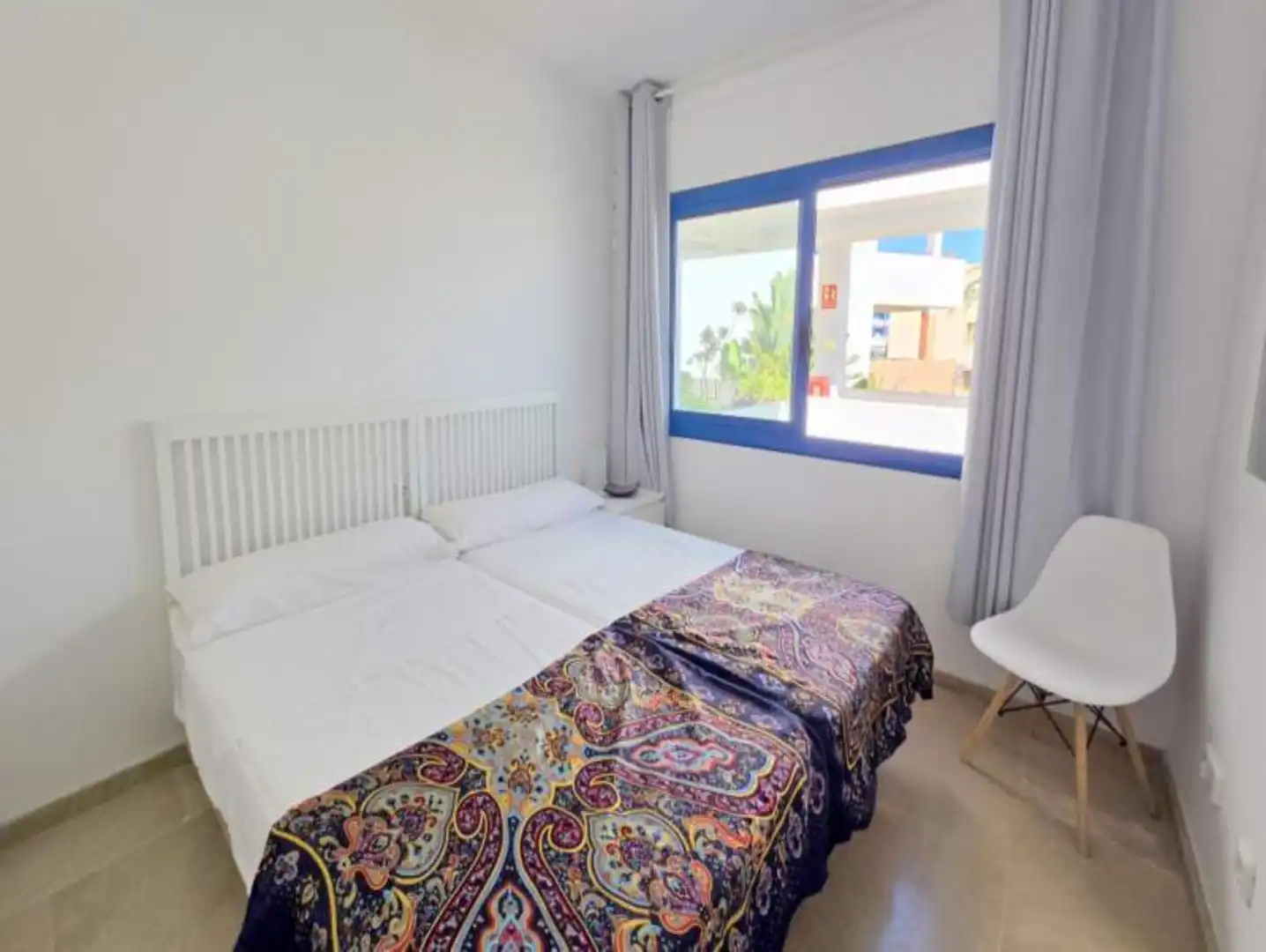 Dormitori de Apartament en venda en Manilva amb Aire condicionat, Terrassa i Moblat