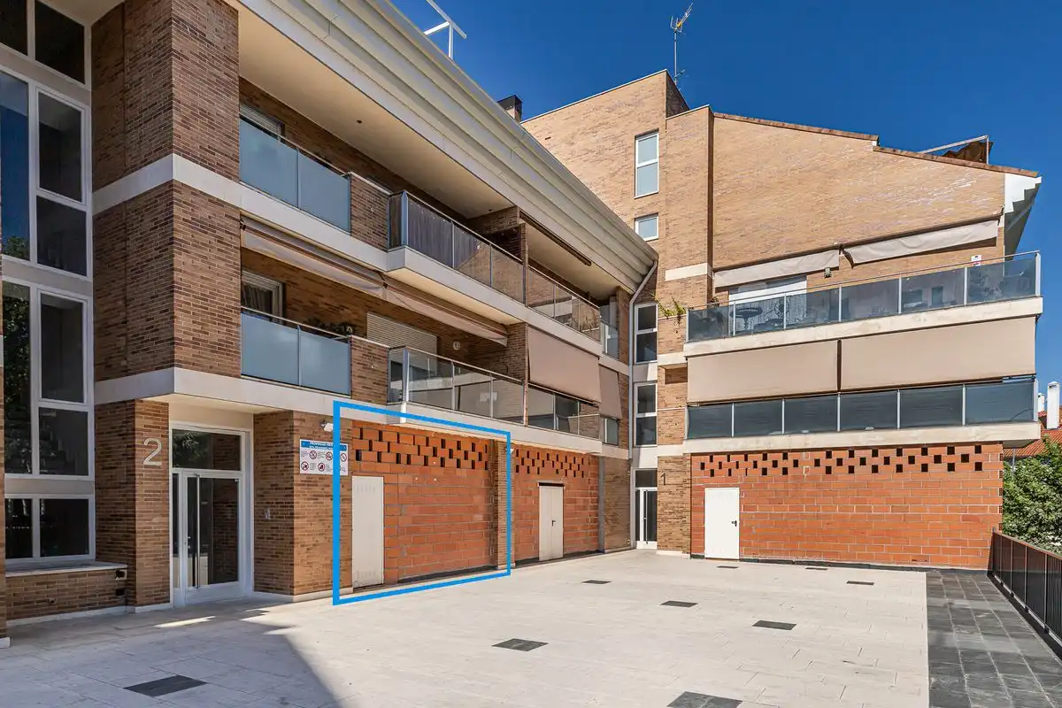 Local comercial en venta en C. de Julián Berrendero, imagen 4
