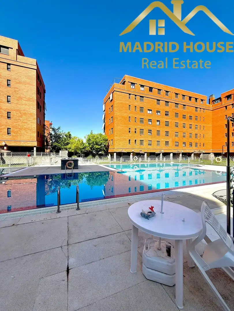 Piscina de Àtic en venda en Madrid amb Aire condicionat, Calefacció i Terrassa